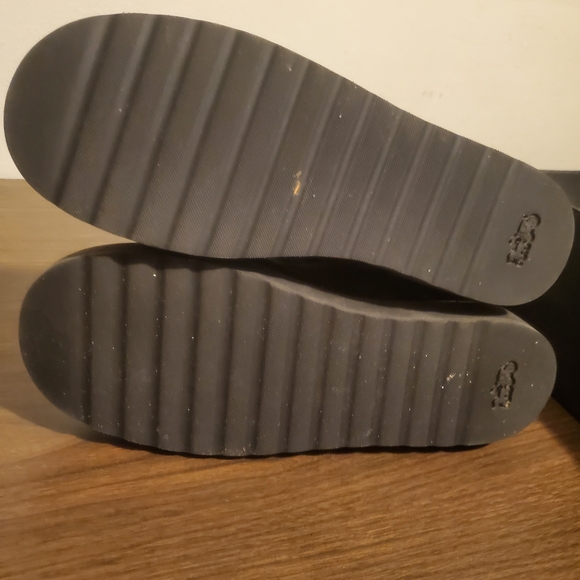 Women's Black Winter Boots - Picture 14 of 17